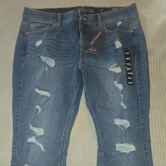 torrid Denim - Torrid Premium Stretch Bombshell Skinny Tides Distressed Jeans